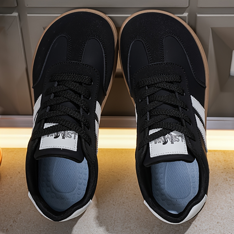 Women's Outdoor Cross-Training Sneakers with Wide Toe Box