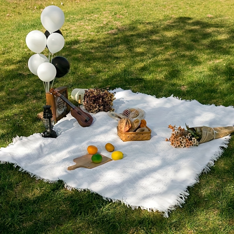 An Outdoor Camping Mat, Picnic Mat, Camping Blanket, Suitable As A Tablecloth, For Camping Use