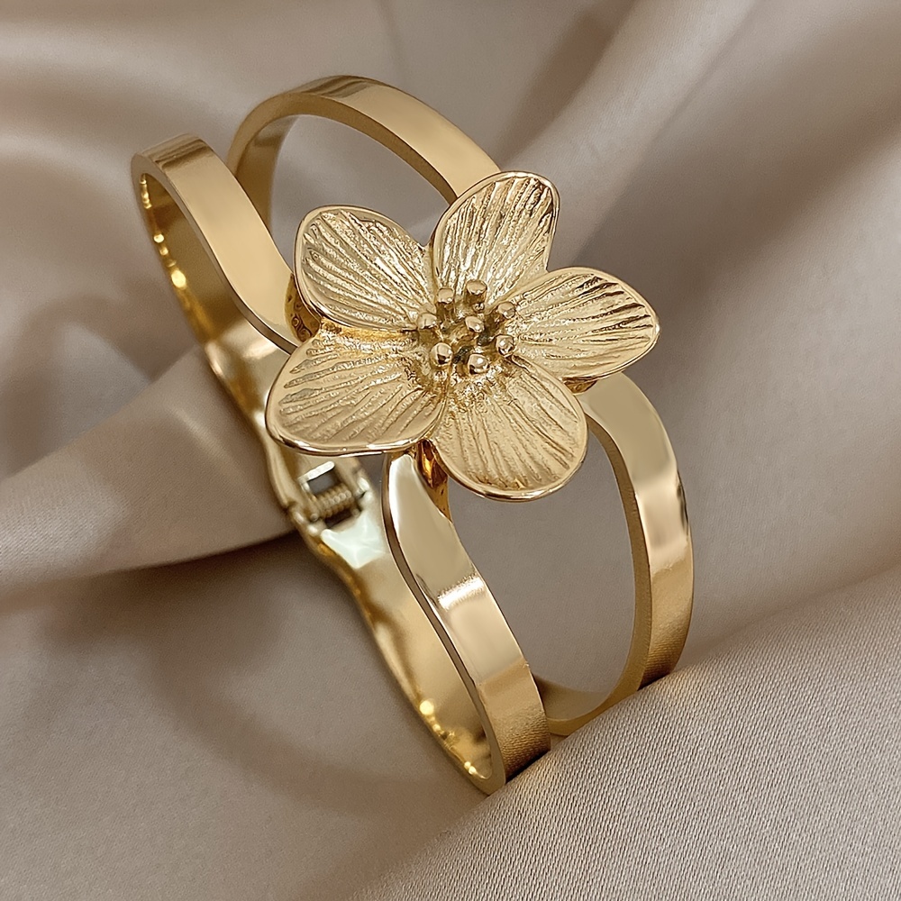 

Vintage Stainless Steel Flowers Bangle With 5 Flower Shape Cuff Waterproof Jewelry Gifts