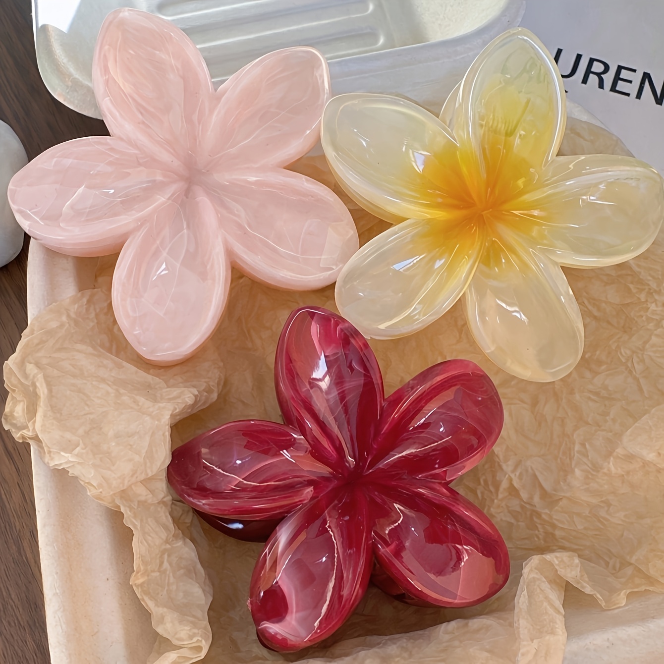 TEMU Juego de 3 pinzas de pelo tipo garra para mujer con degradado de mármol y estampado floral, accesorio de pelo de moda tipo pinza de tiburón para