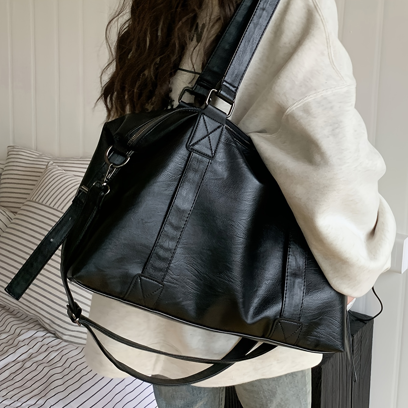 sac de sport     pour femmes, cuir pu, noir, sac de sport   avec sangles ajustables, sac à épaule de voyage élégant détails 9