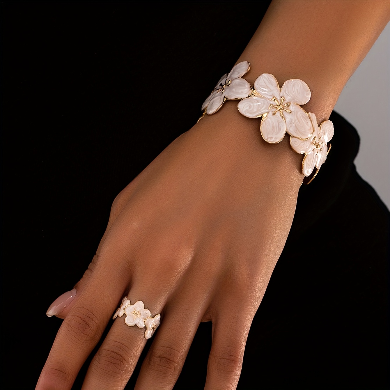TEMU 2pcs Set: Exquisite And Simple Floral-decorated White/rose Red/purple Enamel Thick Ring And Golden Bangle Set, Suitable For Women To Wear To