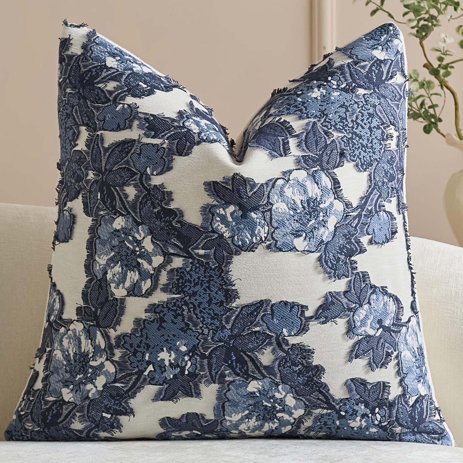 TEMU Taie d'oreiller décorative florale d'une seule pièce en chenille avec découpe de fleur de prunier, texture douce, convient pour salon, chambre,