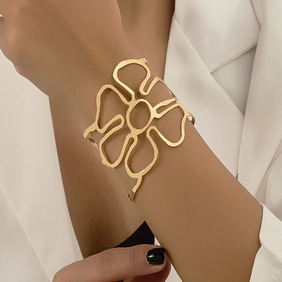 

Golden Chic Floral Hollow Bangle Metal Style Flower Pattern Bracelet