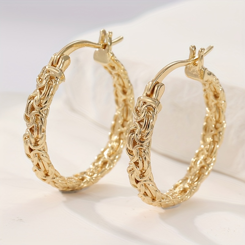 E-shop Klassische und Retro-Dreh-Kupferhoop-Ohrhänger, elegante Ohrringe und Accessoires für die täglichen Partys der Frauen, modische und exquisite