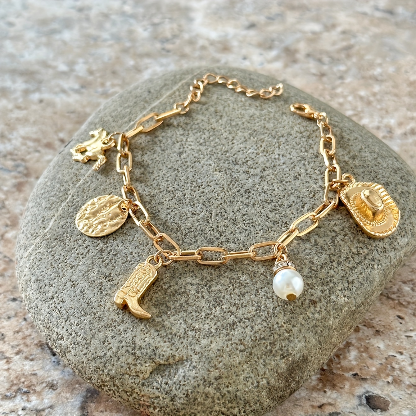 Image of 1pc: Alloy Pendant Rhinestone Iron Chain Bracelet, Simple And Versatile Ethnic Style With Western Cowboy Hat, Boots, And Horse Pendant Bracelet