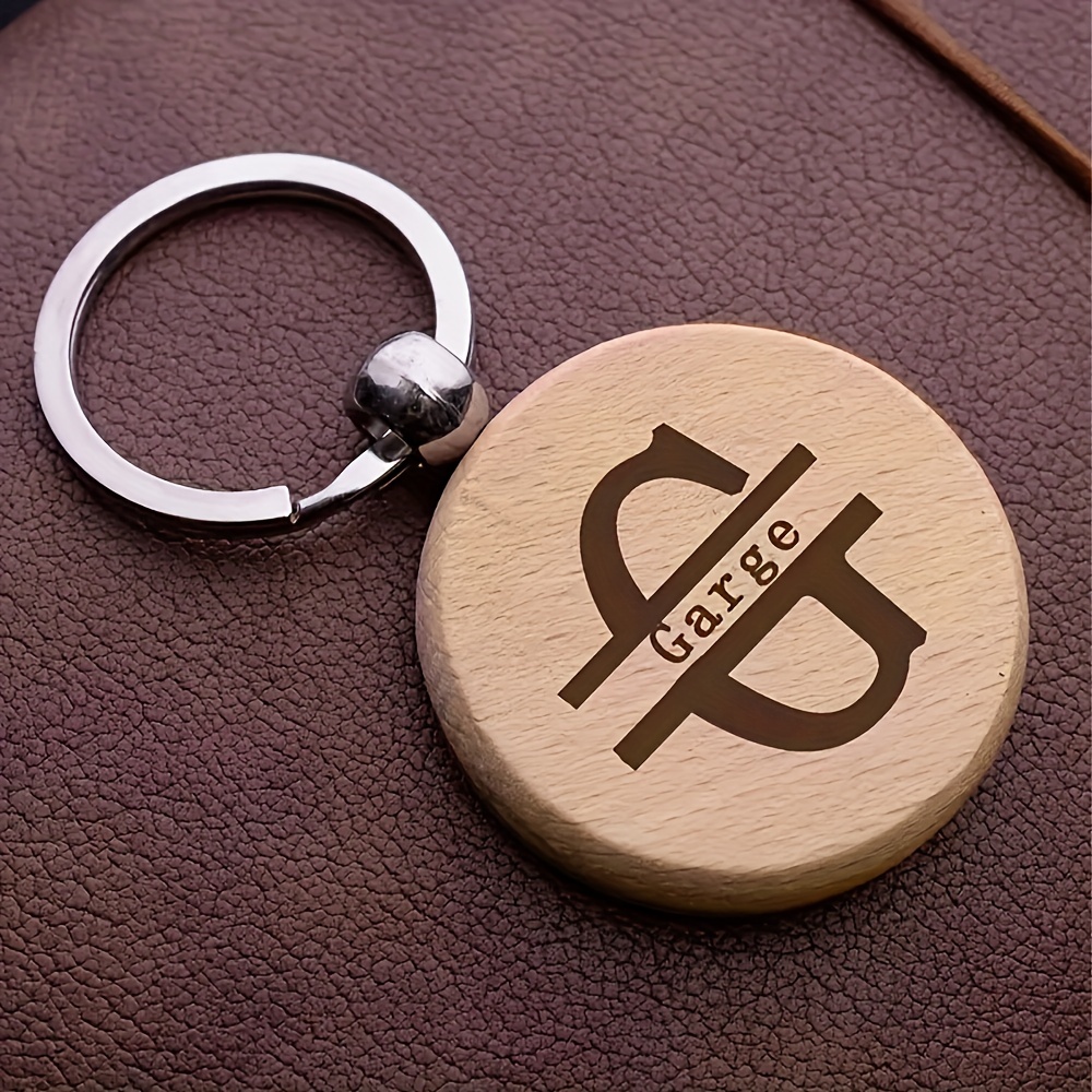 

1pc Customized Carved Wooden Keychain, Minimalist Lightweight Laser Engraved Personalized Name Keychain, Very Suitable For Father's Day, Valentine's Day,