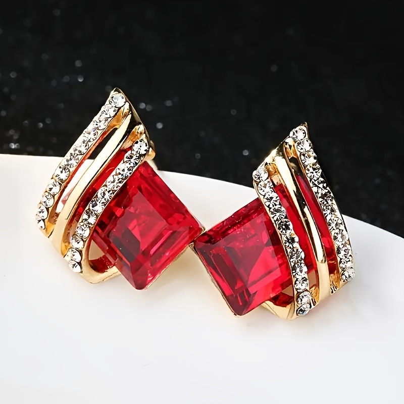 TEMU Boîte de Bijoux pour Femmes, Boucles d'Oreilles Géométriques en Cristal Artificiel Luxueuses, Élégantes et Scintillantes - et Nouvel An
