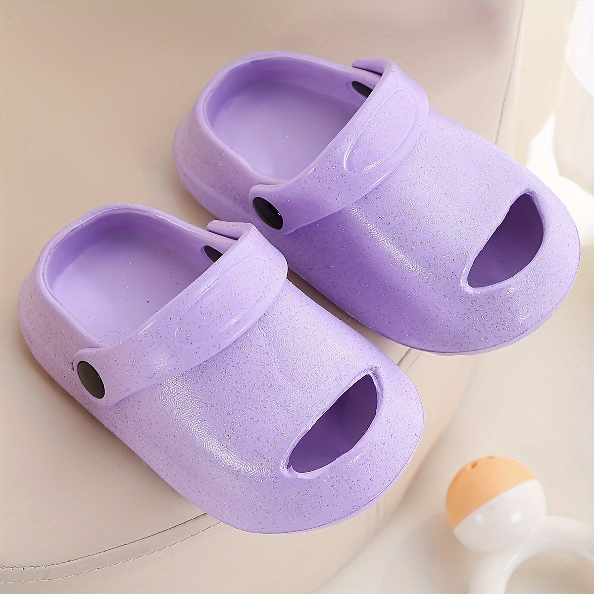 trendy cute comfortable foam sandals non slip lightweight sandals with straps for indoor outdoor