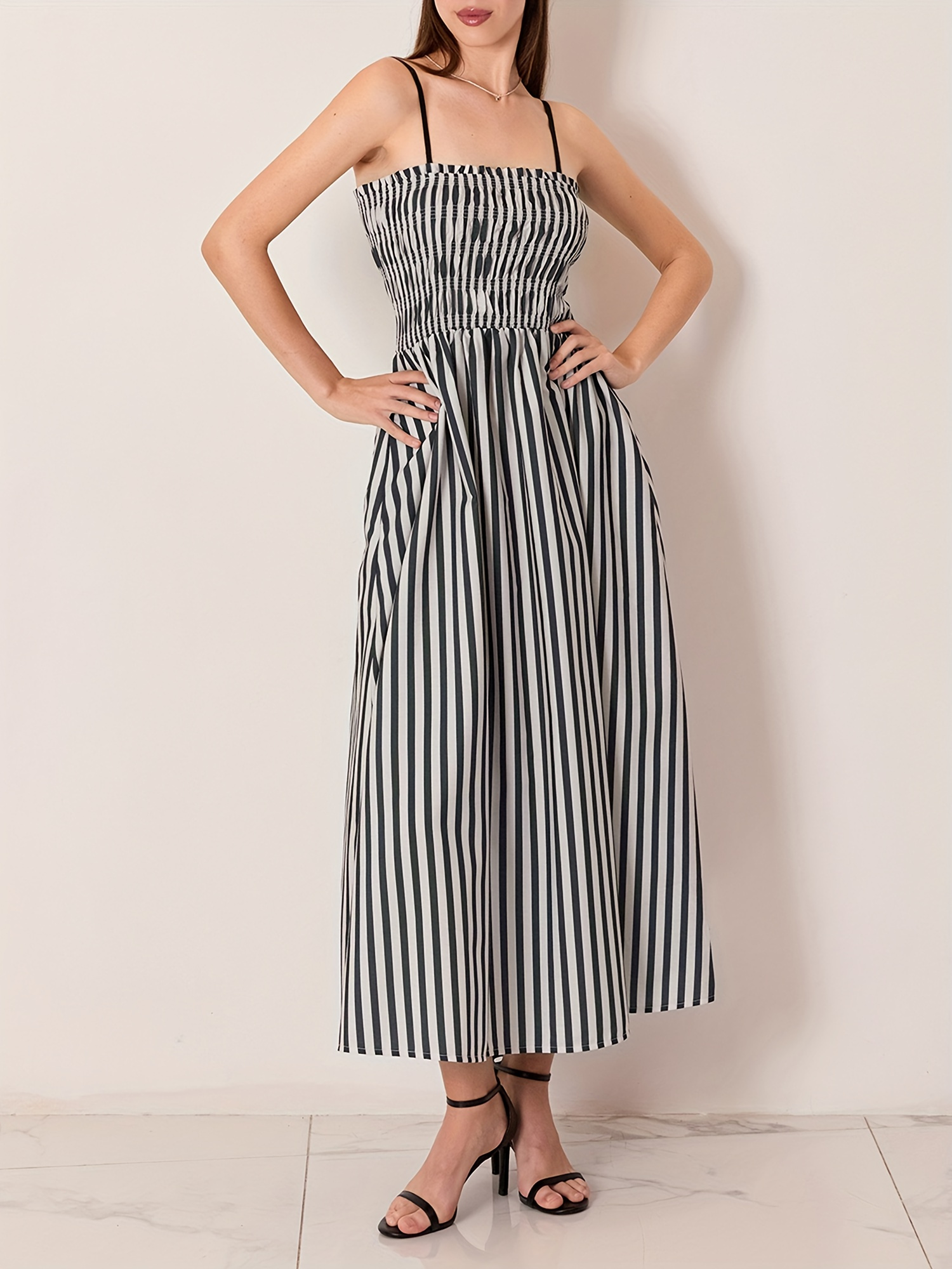 Women'S Elegant Vertical Striped Maxi Dress - Sleeveless Spaghetti Strap  A-Line Boho Beach Sundress with Chest Wrinkle Accent, Flowy Pleated Hem &  Squ