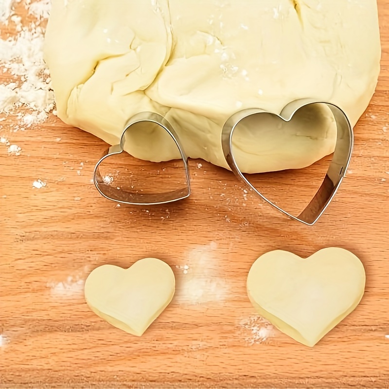 [Biscuit Mold Set] 12pcs Stainless Steel Biscuit Mold Flower Shaped Circular Heart-shaped Star Shaped Biscuit Set for Kitchen Baking Tools Of Cakes, Vegetables, Sandwiches, Fruits, Candies, Biscuits, Birthday Parties, Holiday Celebrations, Baking Supplies