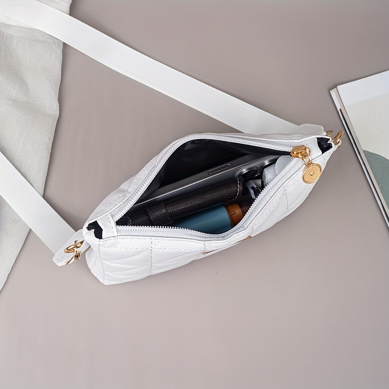 2025 New Women's Fashion Quilted Chevron Crossbody Bag - with Adjustable & Detachable Strap, Golden-Tone Hardware, Zipper Closure, Khaki/White/Black, Crossbody Purse, Versatile Travel Purse, Modern Accessory, Durable Polyester Lining, Everyday Handbag, Stylish Handbag, Highquality Stitching, Compact Handbag, Daily Essentials