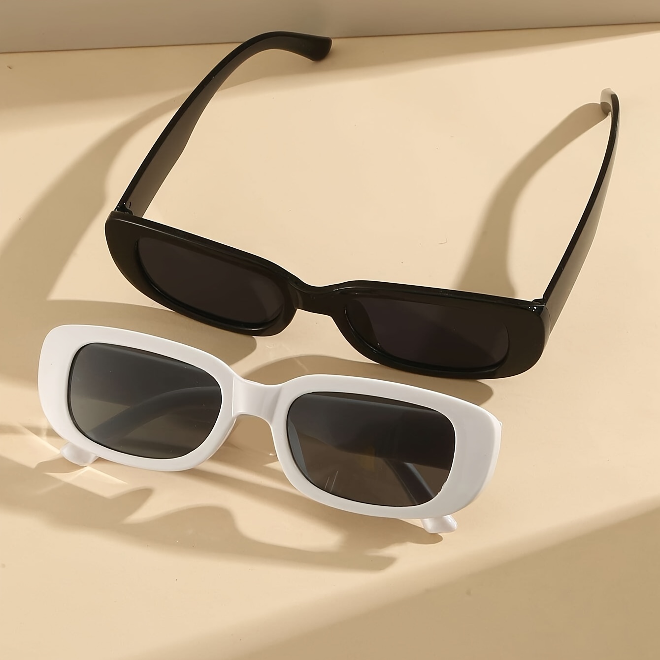 

2pcs Black White Fashion Glasses Plastic Frame Square Beach Sunshade Fashionable For Women And Daily Use