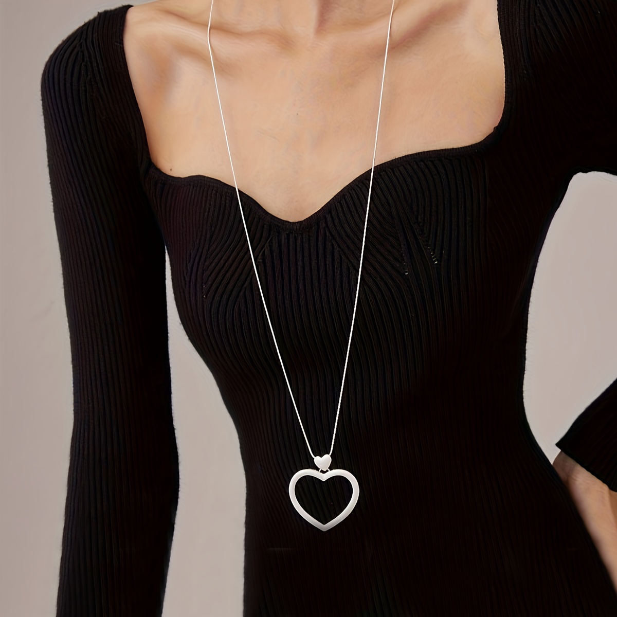

Hollow Out Heart-shaped Pendant Necklace Minimalist Long Sweater Chain Statement Necklace Jewelry Accessories For Women