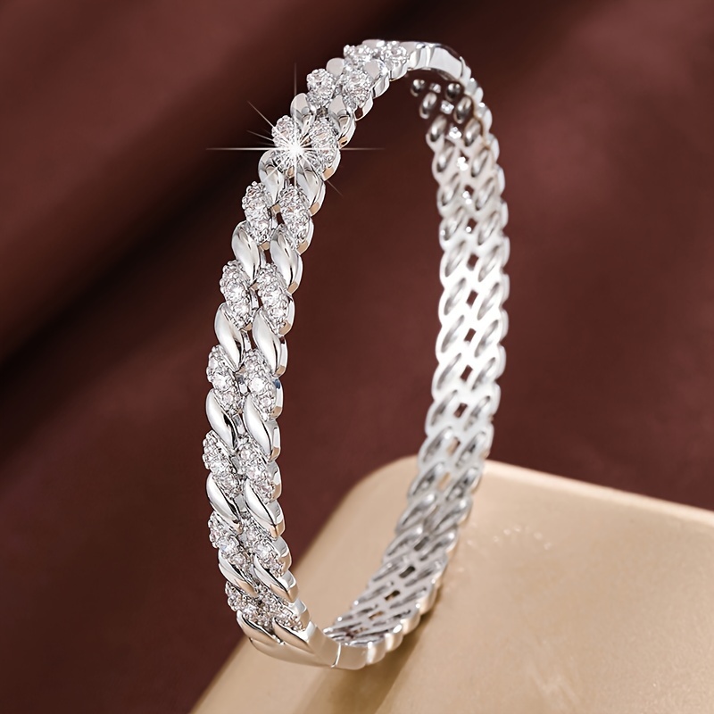 

A Double-row Set Zirconia For A Lady's Bracelet