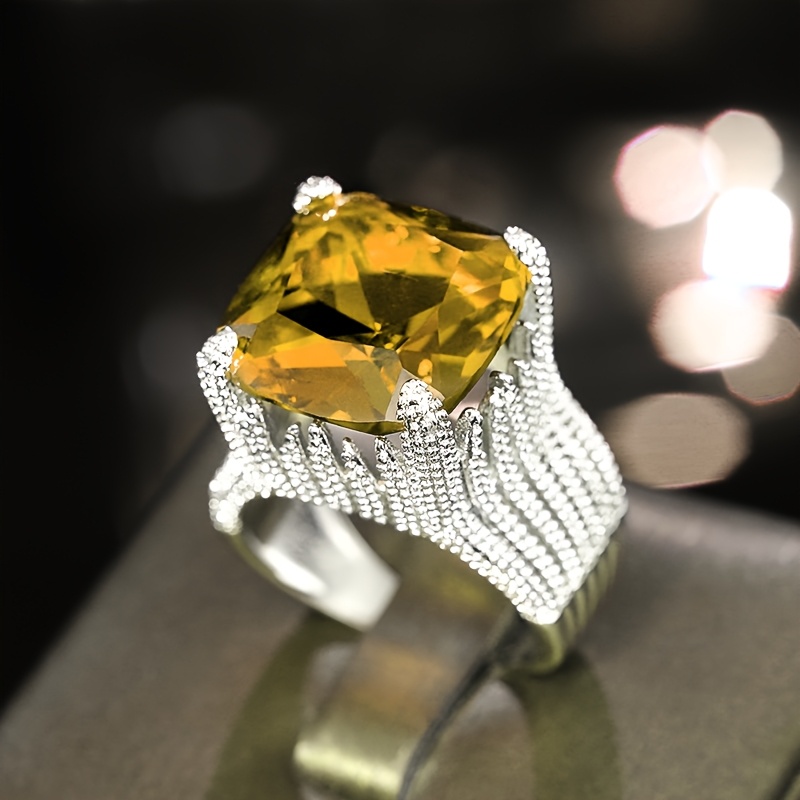Women's Light Luxury Oversized Square Zirconia Engagement Ring