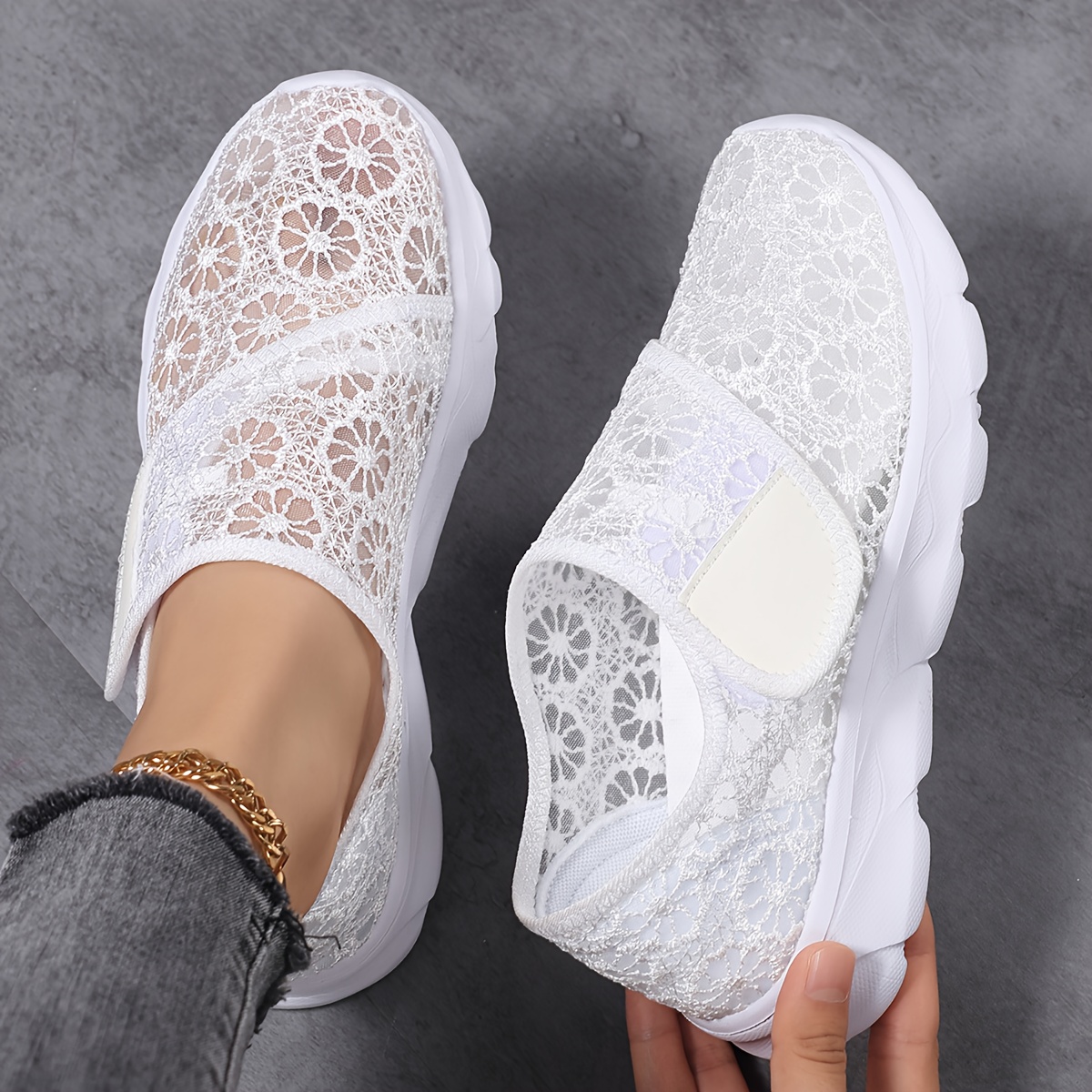 [sneakers] New Summer Fashion Solid Color Lace Breathable Lightweight Walking Shoes For Outdoor Use.