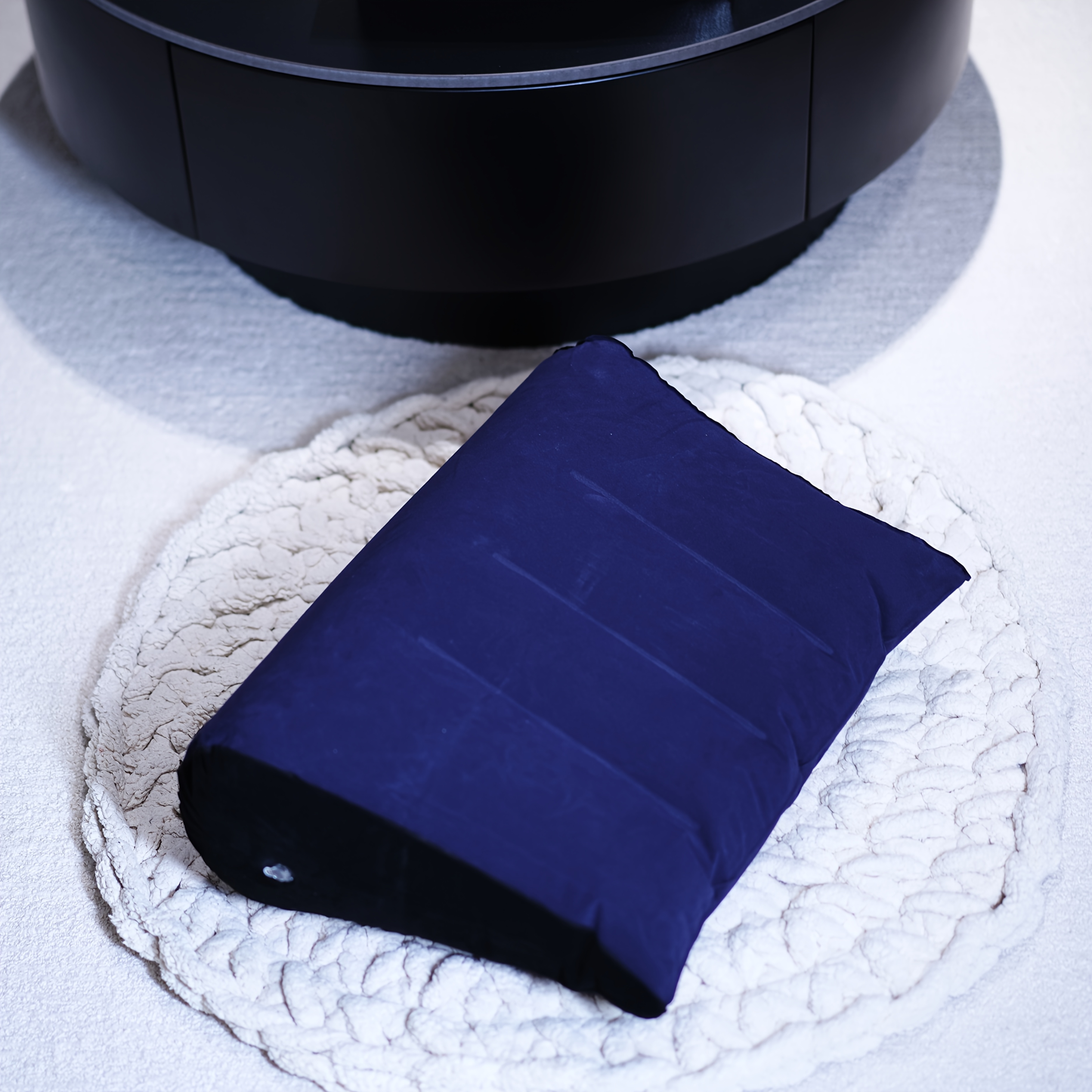 A multifunctional sex pillow that can replace adult products with fun poses in couples' rooms, perfect for supporting the legs or waist of couples