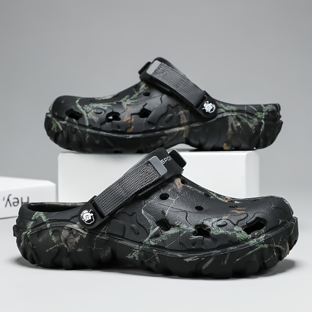Image of Men' Color Hollow-out Fashion Eva Sandals, Comfortable, Non-slip, Durable, And Lightweight Slippers, Suitable For Men's Outdoor Activities