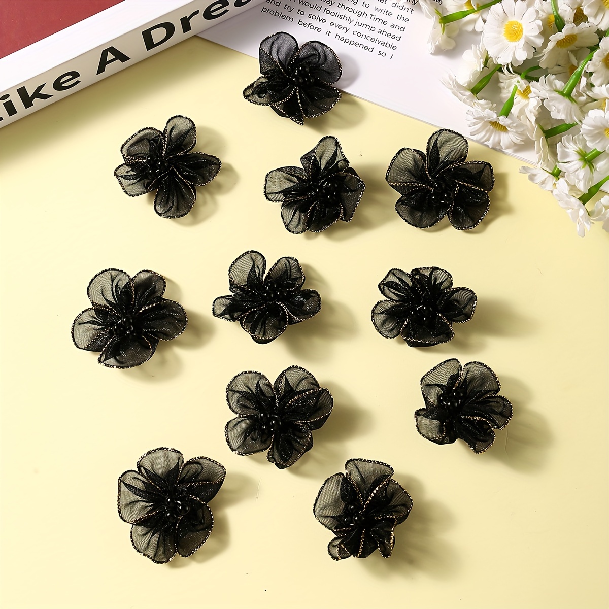 TEMU 30pcs de fleurs artisanales à pétales avec perles, bordure dorée à perles, fleurs en tissu gazeux de neige pour décorations florales perlées,