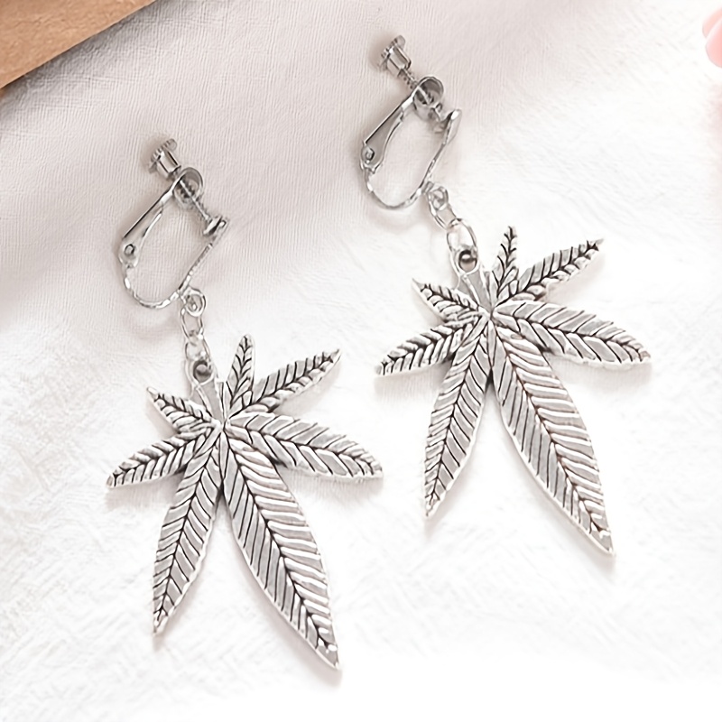 Women's Bohemian Heart Maple Leaf Pendant Earrings — Retro Style