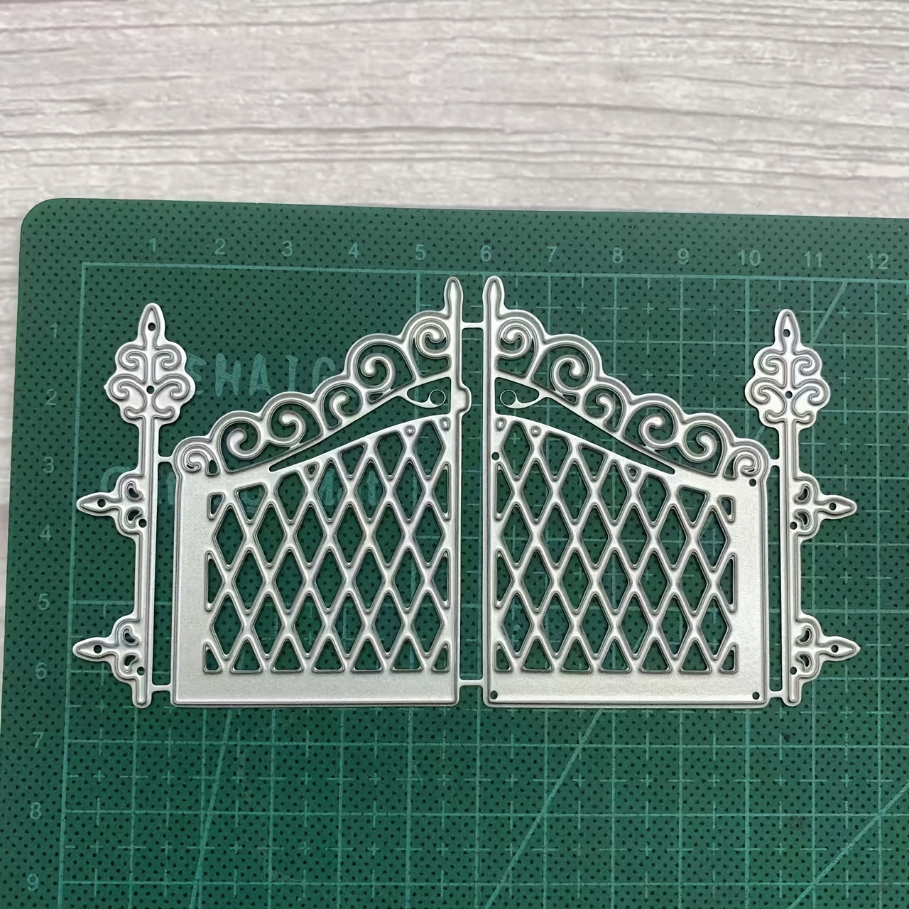 TEMU European Retro Carved Door Hollow Metal Cutting Die Diamond Grid Courtyard Archway Shaping Castle Theme Greeting Card Photo Album Scene Border