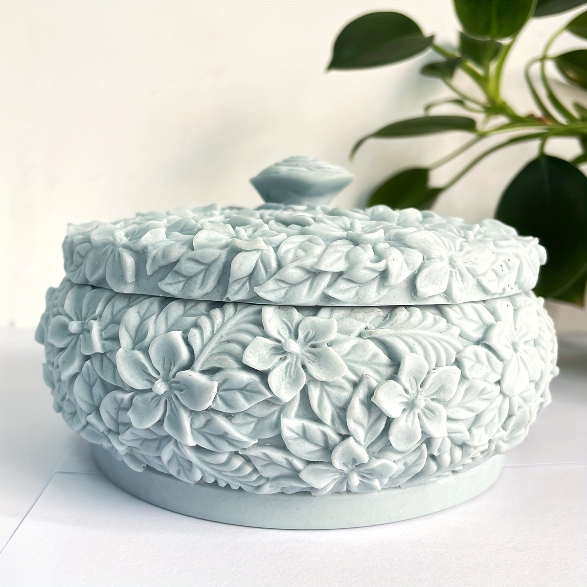 box elegant floral organizer with open lid decorative center knob     or gift durable resin construction vintage floral jewelry case large jewelry box home decor   premium   keepsake case bridal accessories     fashion enthusiasts light blue 12