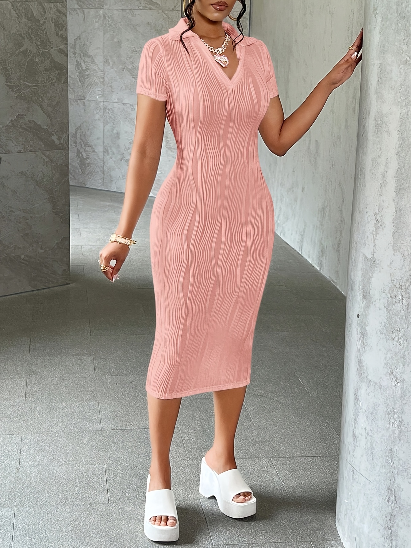 [V-Neck Short-Sleeve Dress] Elegant Fitted Long Short-Sleeve V-Neck Dress - Solid Color Texture for Commuting, Travel, Cocktails, Parties, Everyday Wear in Spring, Summer, Autumn
