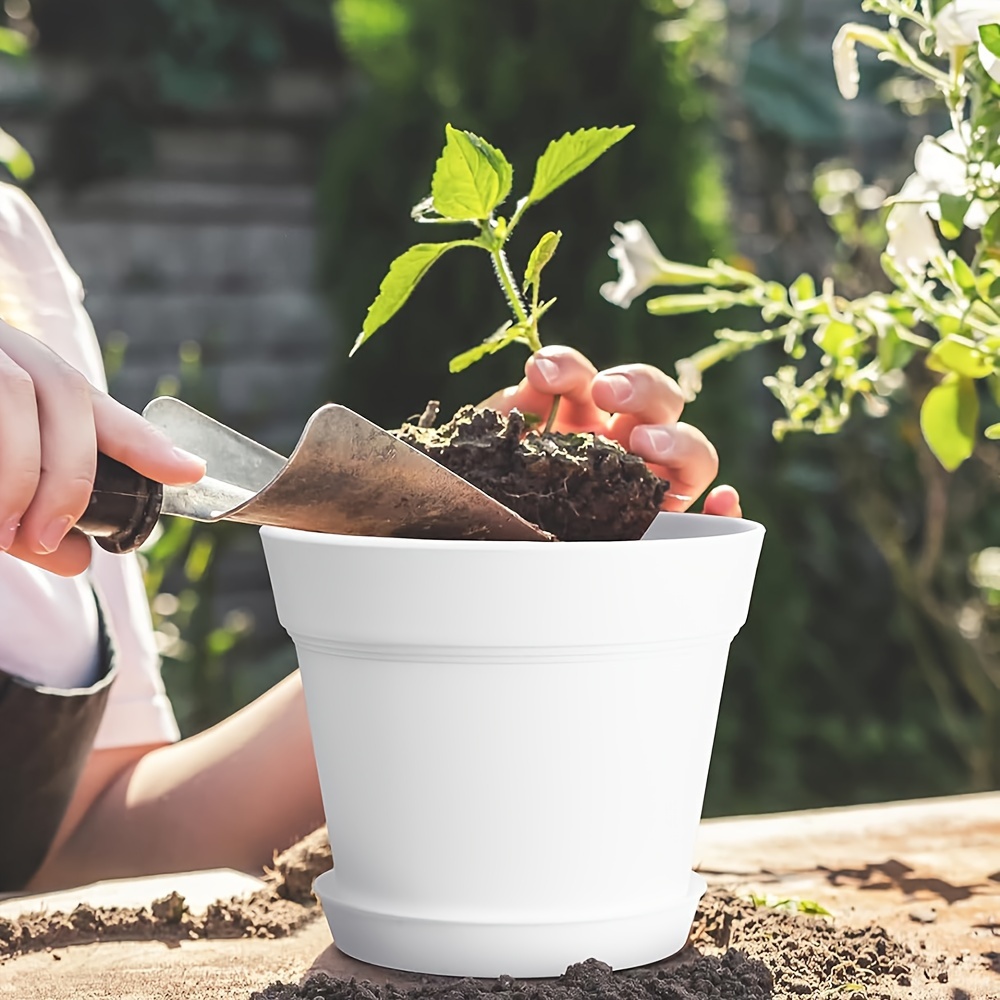 Classic Round Plastic Plant Pots With Drainage Holes And Saucer Tray