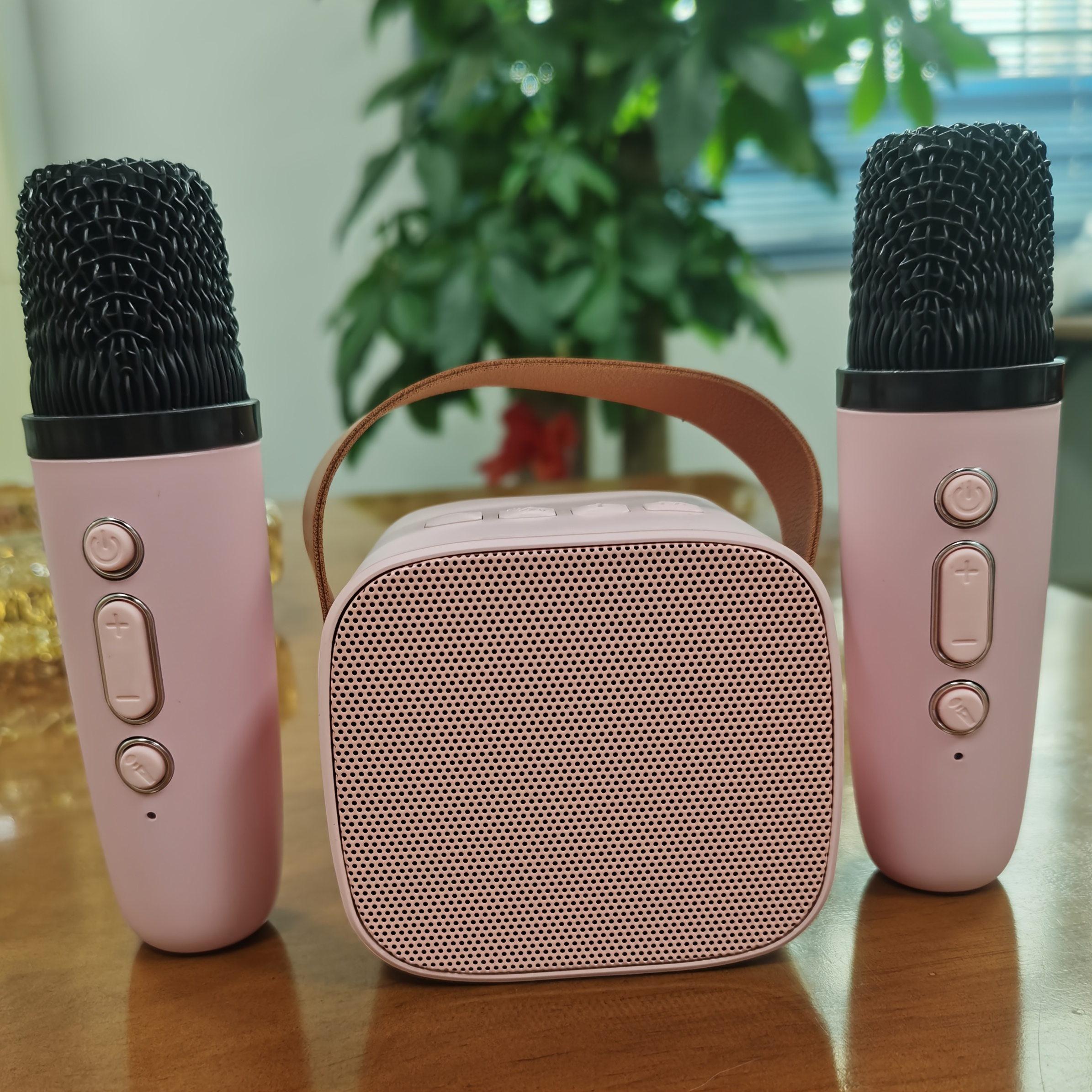 1   2 mikrofonlu mini taşınabilir karaoke hoparlör, ev partileri ve açık hava etkinlikleri için   ruhu şeytan ses kalitesi, tatil hediyesi doğum günü hediye