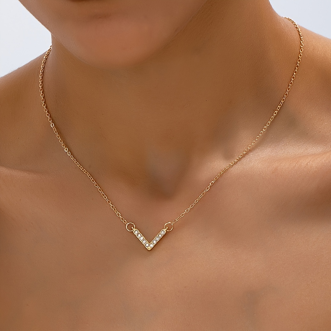 

Mode , Collier Pendentif Élégant en de V pour Femmes - Style Français , Incrustation de Verre, de Zinc - Cadeau pour & les Vacances