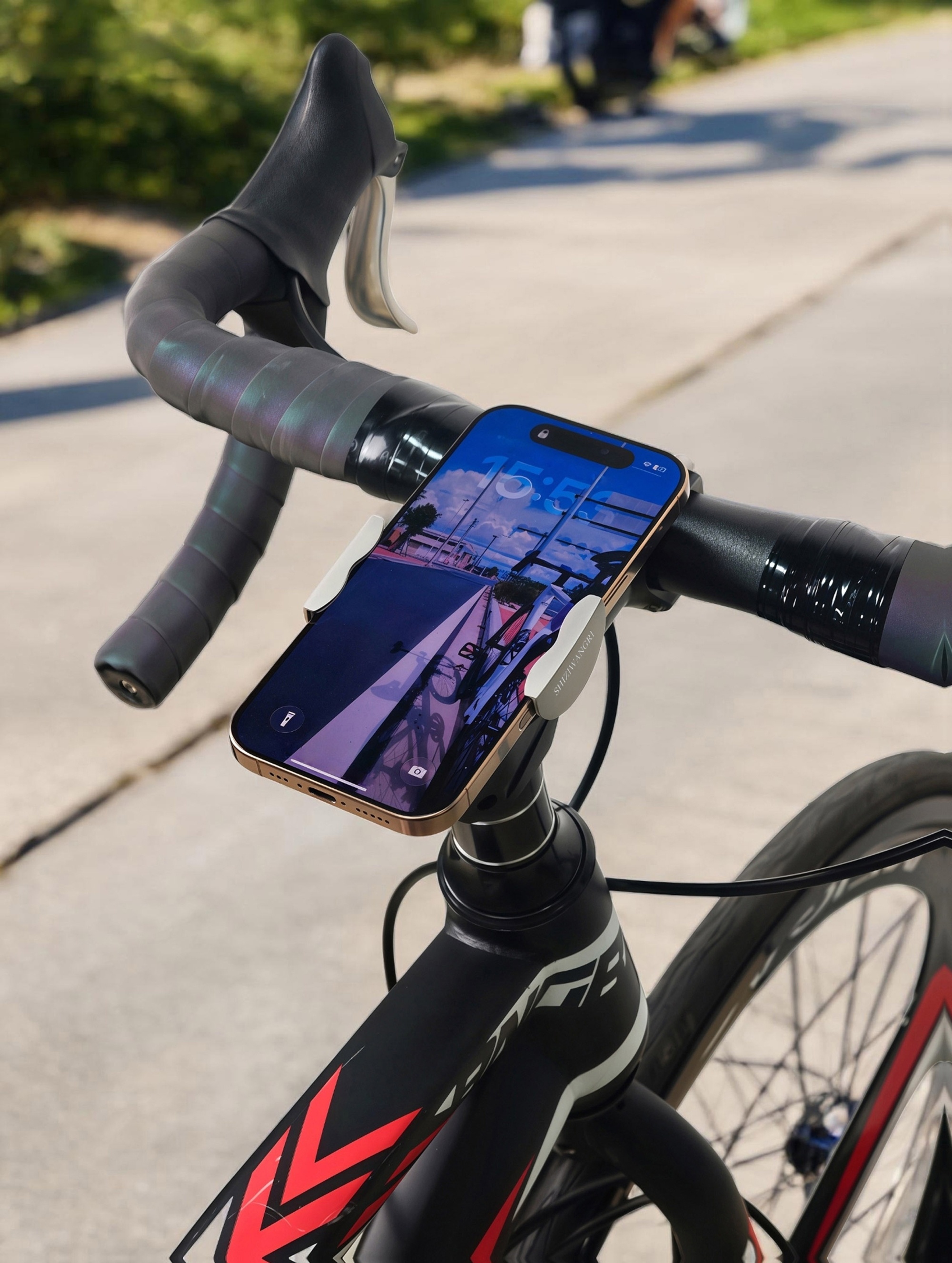 SHIZIWANGRI Aluminum Alloy Invisible Bike Phone Mount 360° Rotation Bicycle Handlebar Cell Phone Holder Shockproof Soft Rubber Cycling Phone Stand for Road Mountain Bike