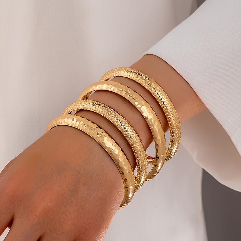 Image of 4pcs Set Of European And Thick Irregular Geometric Pattern Women's Bracelets, Suitable For Women' Festivals, Parties, And Daily Wear