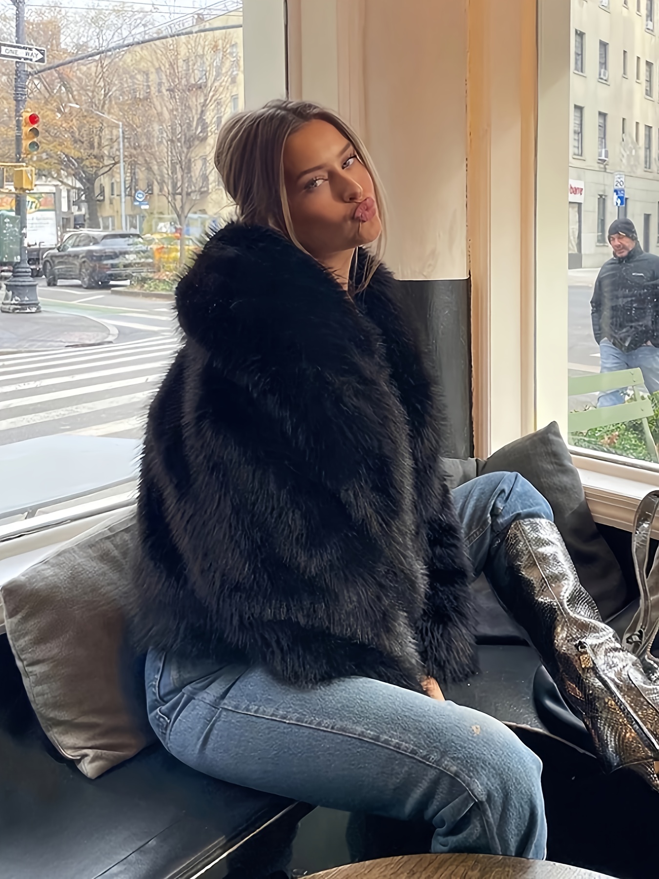 Women's Elegant Faux Fur-Lined Winter Coat Soft Warm Short Jacket,  Machine Washable Solid Color Outerwear for Fall Winter, Chic Cold Weather  Outer