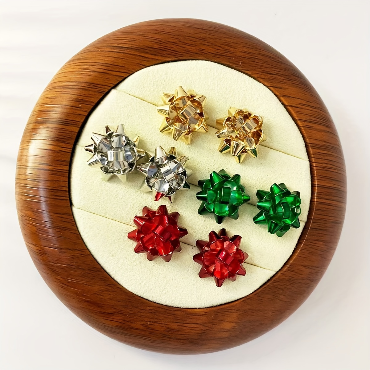 

A Set Of 4 Christmas-themed Golden Flower Bow Creative Earrings Set