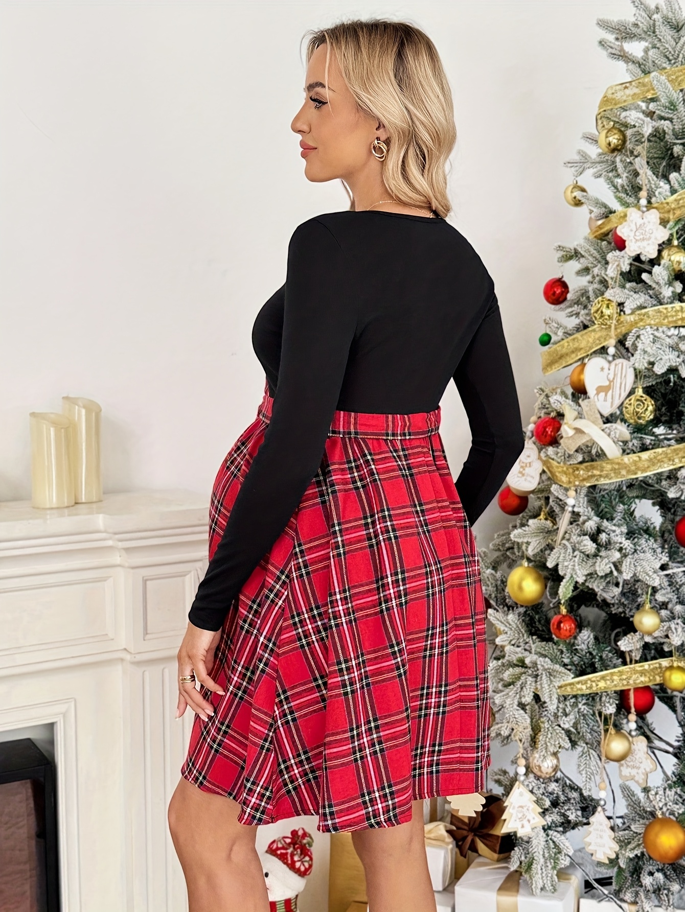 pregnant christmas fancy dress A Dressed Up Bump!