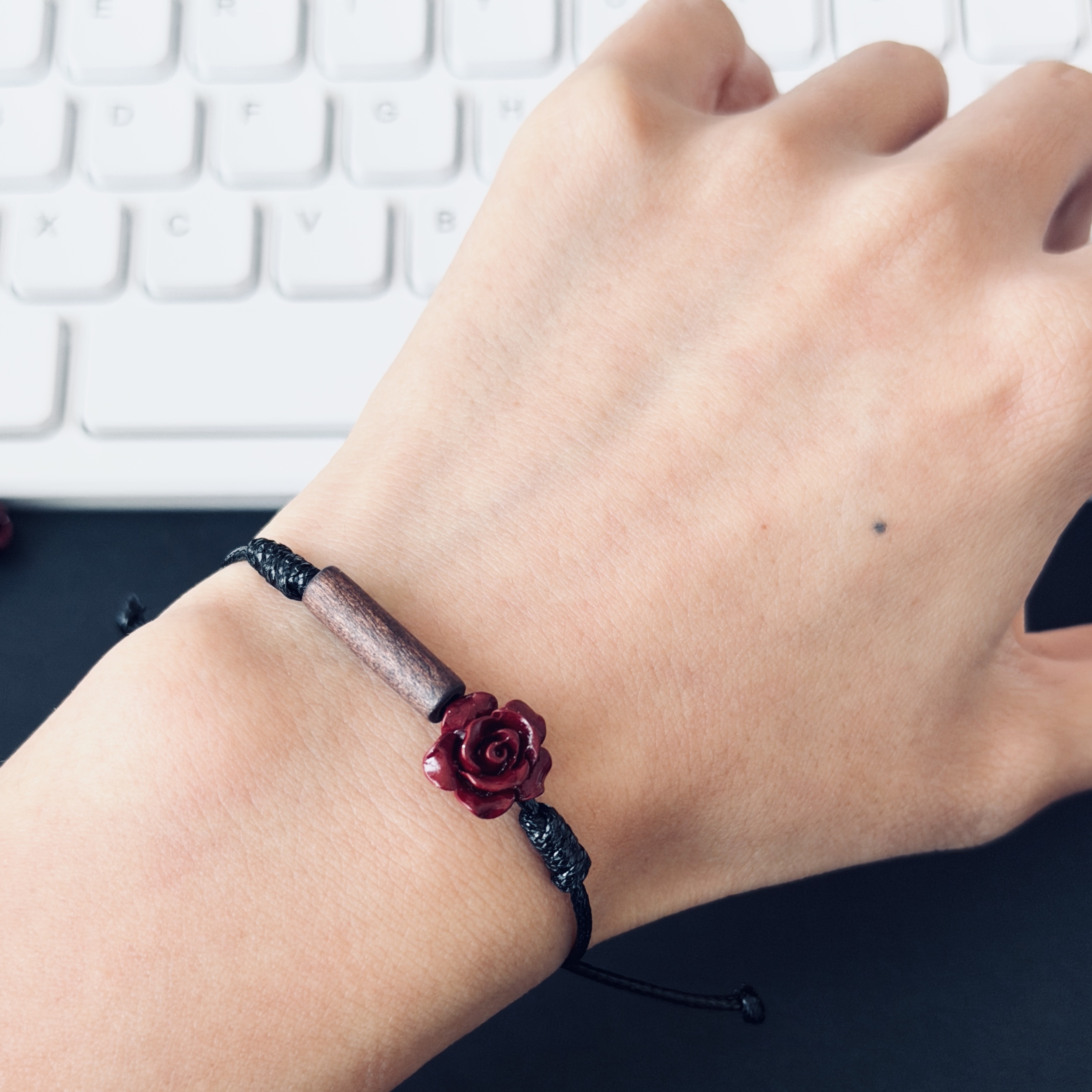 Women's Versatile Atmosphere Rose Bracelet Necklace