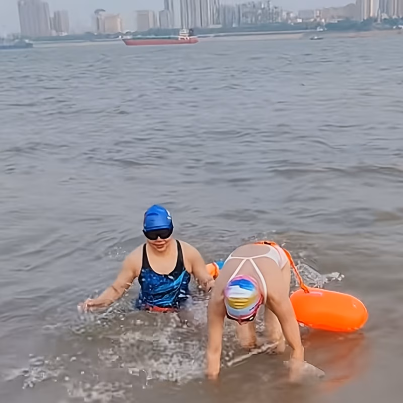 незаменимый набор для игр с водой, портативный надувной для плавания, с высокой признательностью, для взрослых, мужчин и женщин, общий для активного отдыха, плавания в открытом водоеме, водных видов спорта, сумка для оборудования с плавучестью Детали 4