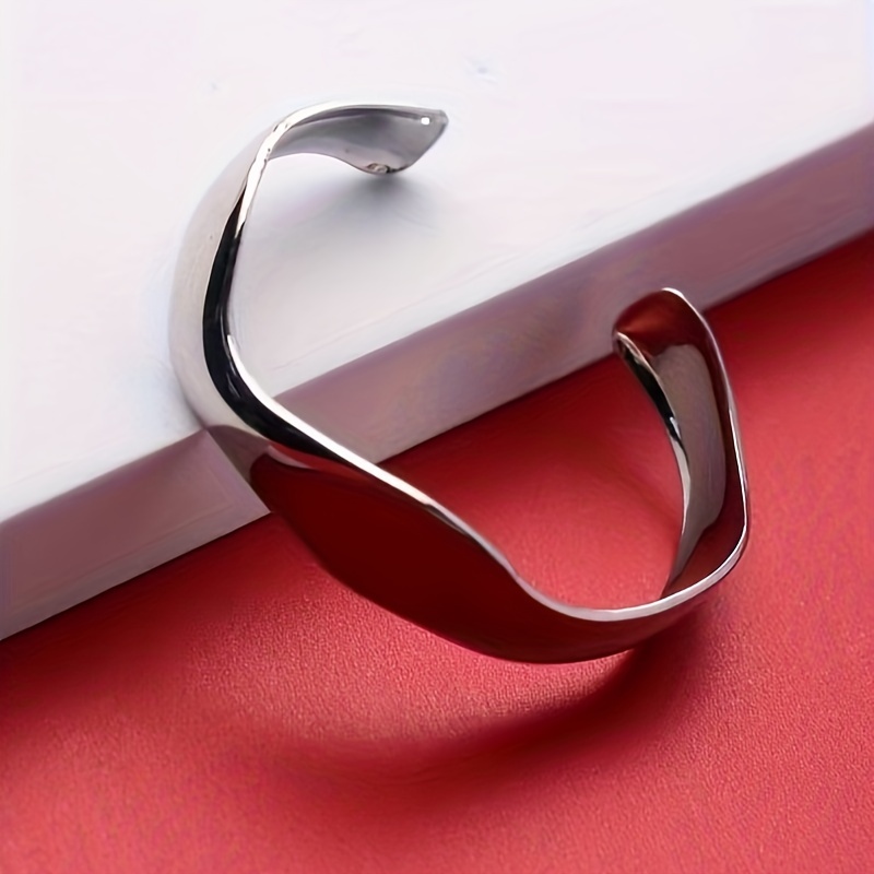 

Bracelet Ouvert pour Femme, Design Petit et Simple, Européenne et Américaine, Polyvalent et Irrégulier avec Brillant