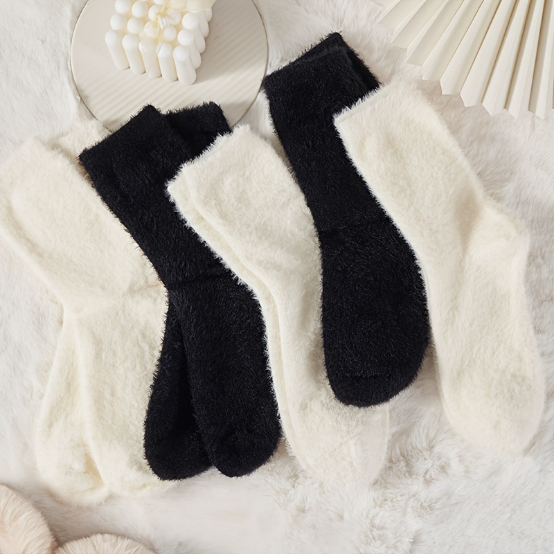 

3/4 Pairs Of Water Mink Plush Winter Socks For Women, White Japanese-style Floor Socks, Thickened Warm Sleep Socks, Fuzzy Postpartum Socks.