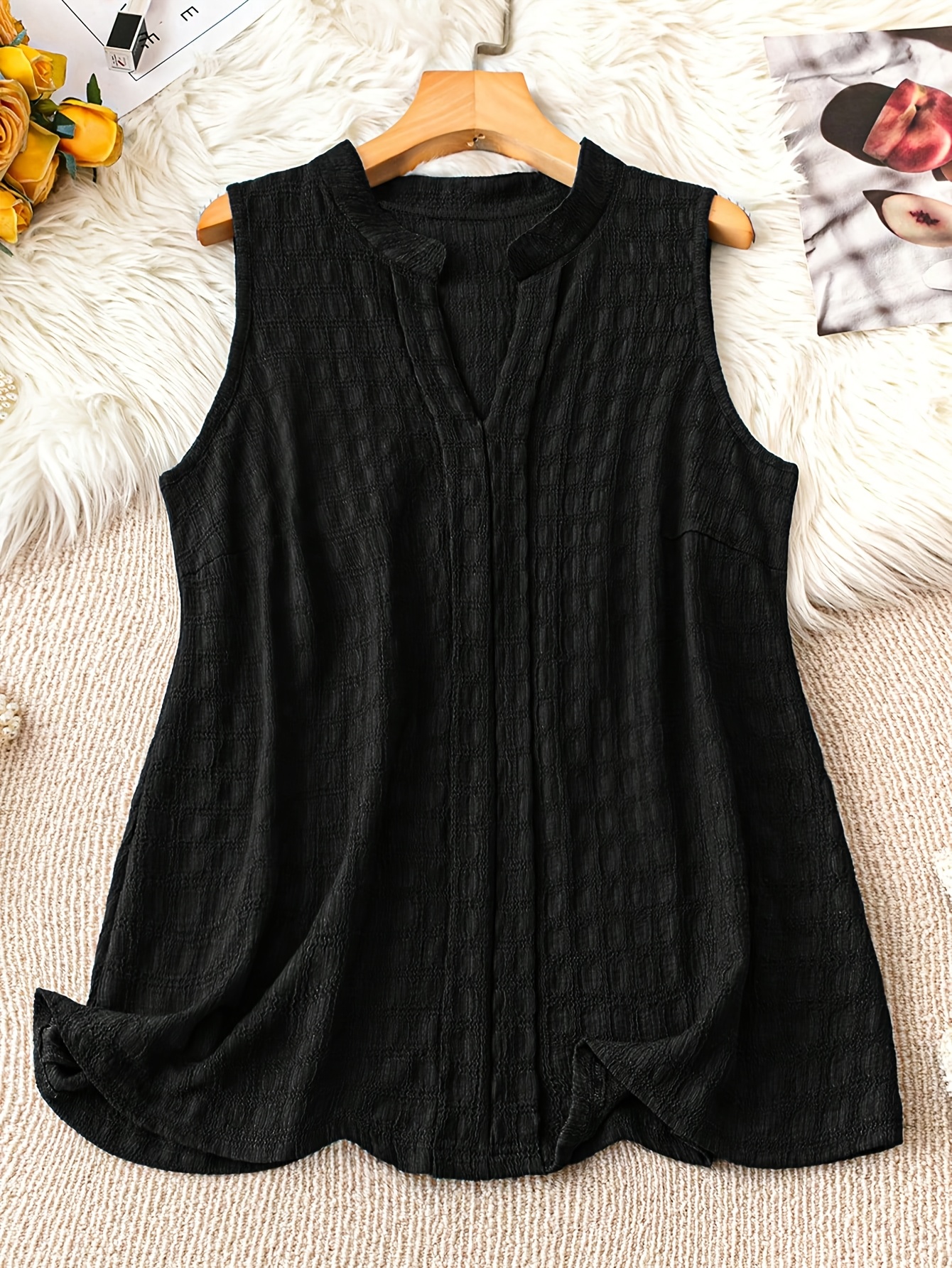 Elegant V-Neck Tank Top for Women, Made of Solid Color Knitted Fabric, Featuring High Elasticity, Suitable for Wearing in All Seasons.