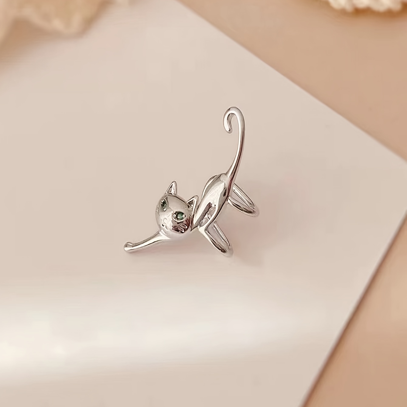 Stylish Minimalist Cat Copper Ear Cuff with Zirconia Inlay
