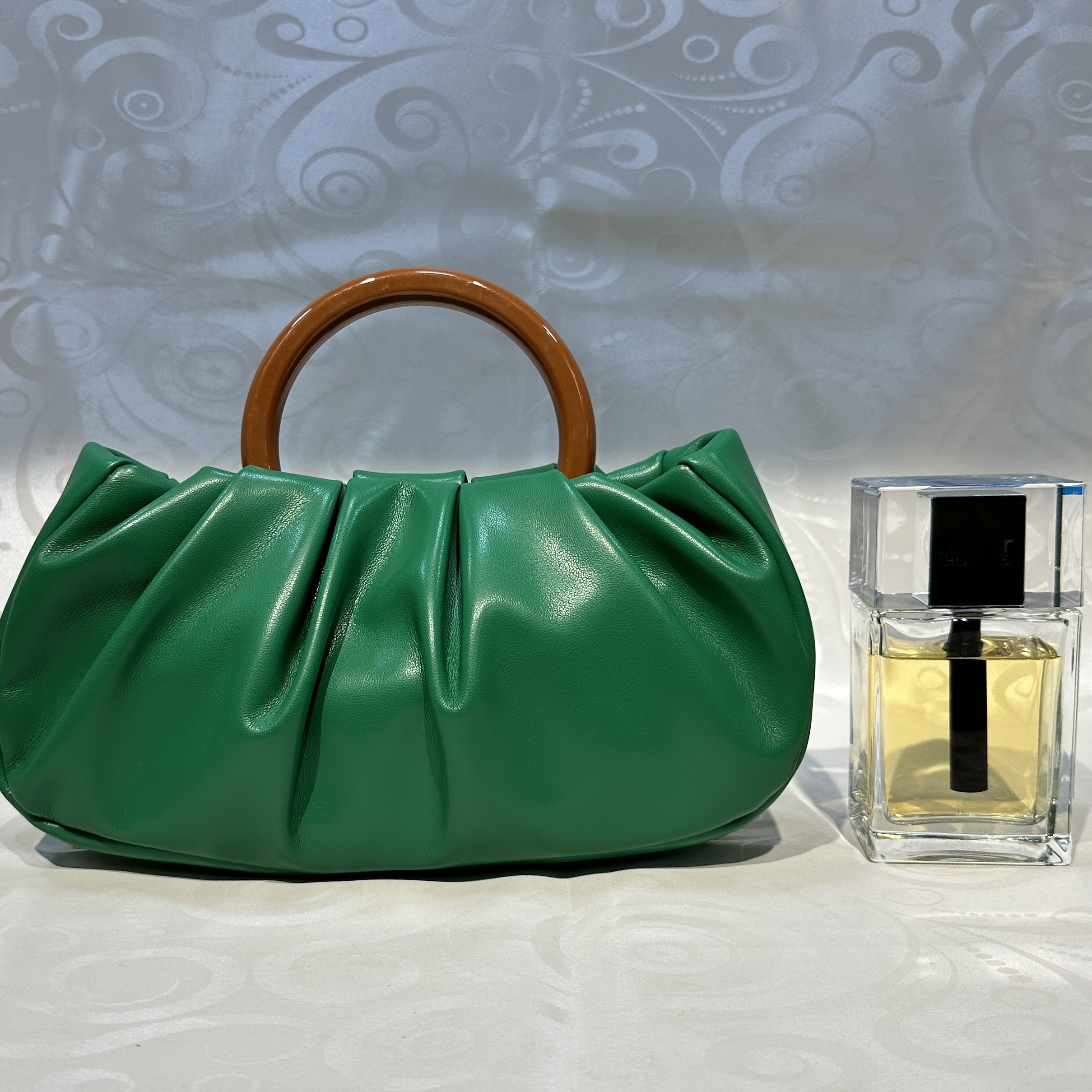Elegant White Pleated Cloud Satchel - PU Leather Underarm Shoulder Bag, Magnetic Closure, Polyester Lined, Guangzhou Crafted