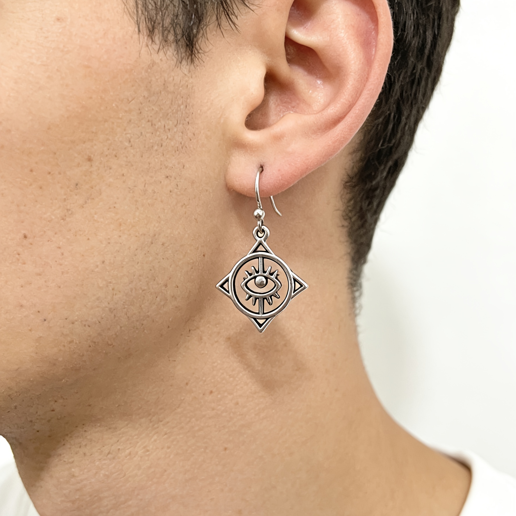 Women's Vintage Eye of Horus Drop Earrings