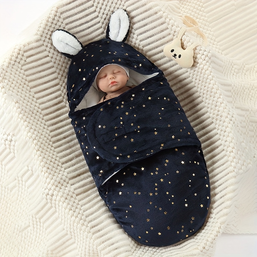 A Thick Hooded Scarf for Newborns, Ideal for Hospitals And Family Use, Designed to Keep Babies Warm, Perfect for Baptism Presents And Holiday Robes