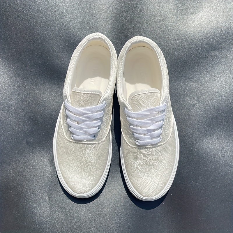 TEMU Of White Sneakers, Including Men's Shoes In Sizes 47 And 48, Simple And Niche Printed Canvas Shoes, And White Couple Shoes