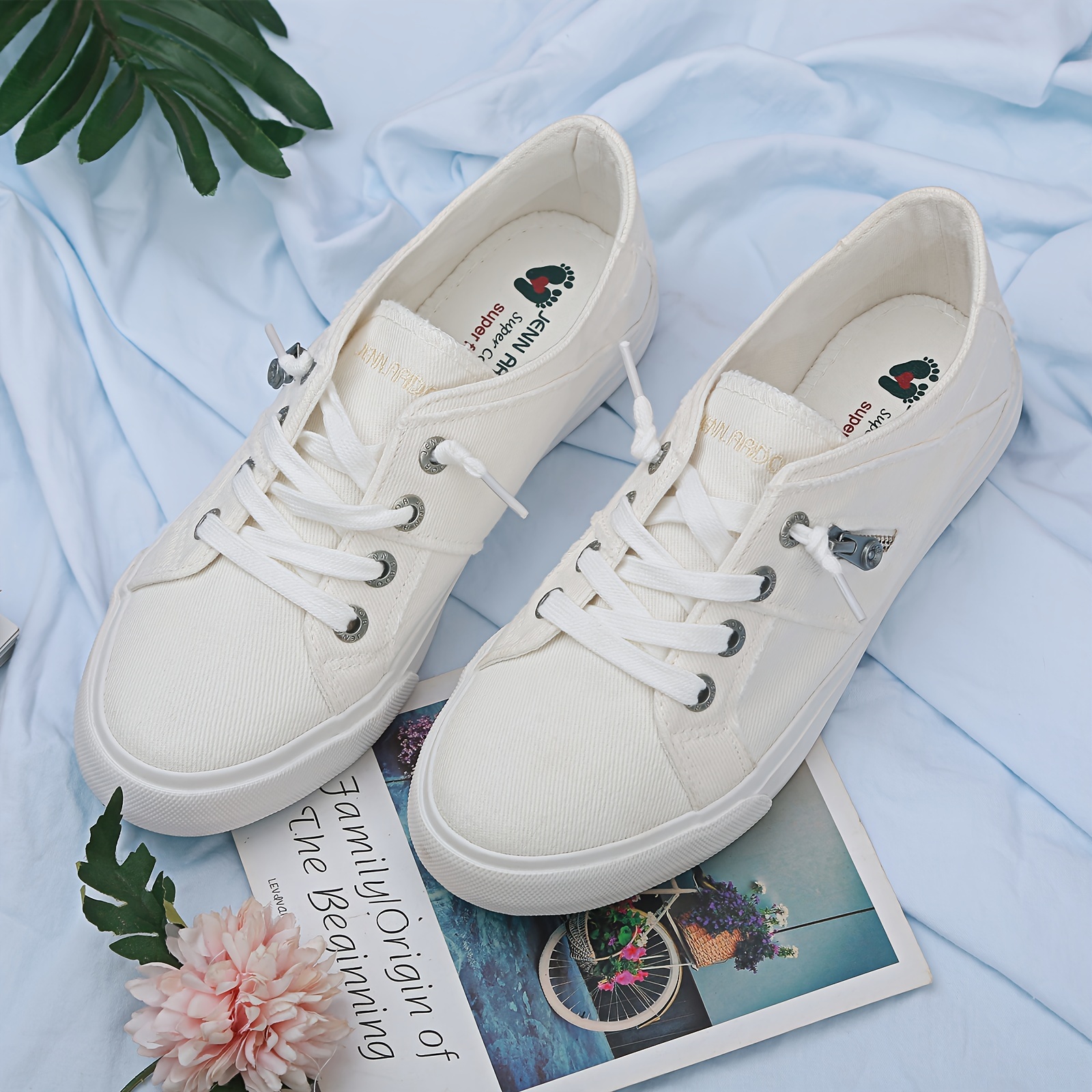 Witwatia Women's Casual Canvas Sneakers – Low Top Lace-Up Fashion Shoes, Breathable & Slip-Resistant, White