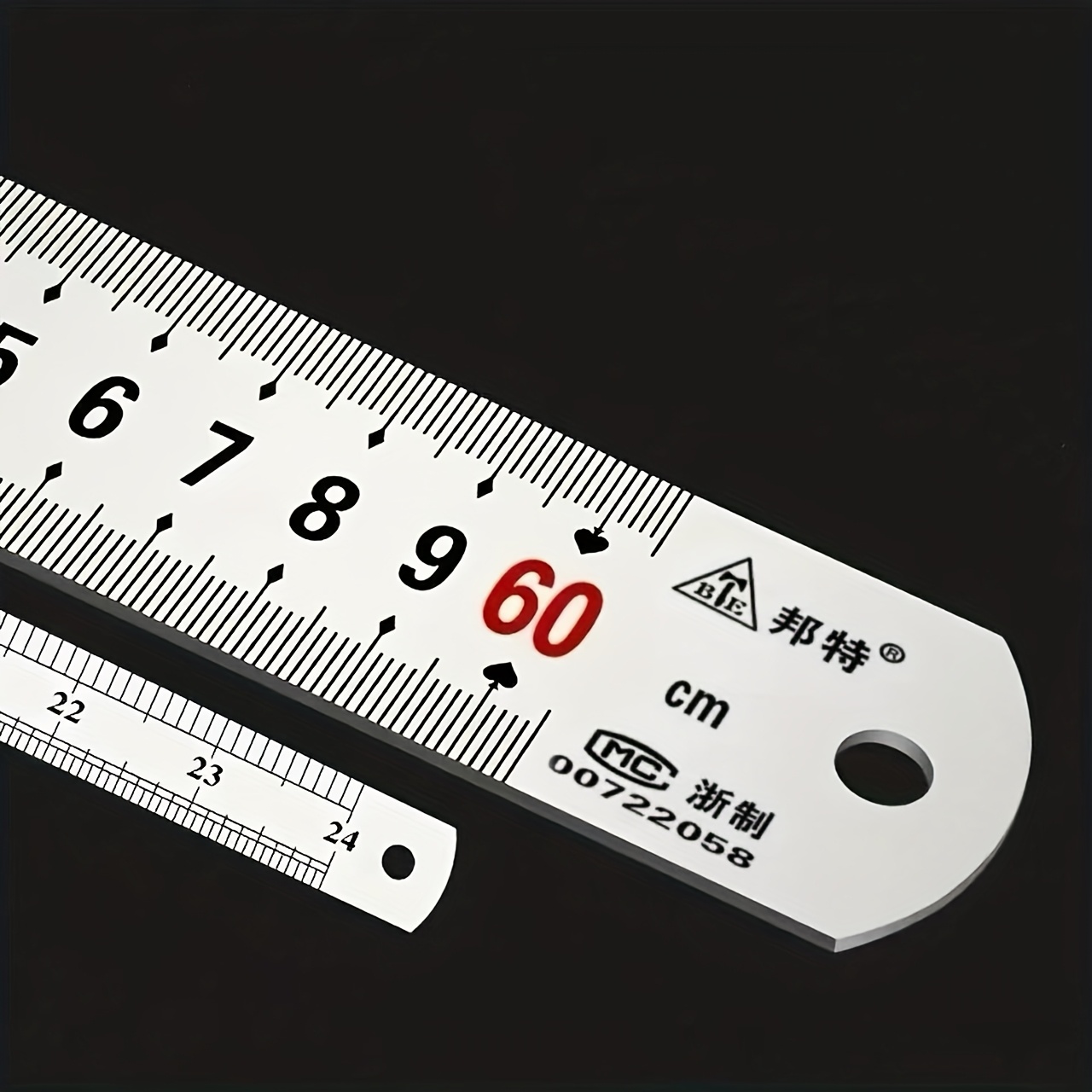 15cm-60cm High Strength Straight Plate Ruler, Suitable For Cutting, Design, Measurement, Office And Other Occasions. Carbon Steel Treatment, Wear-resistant Hands