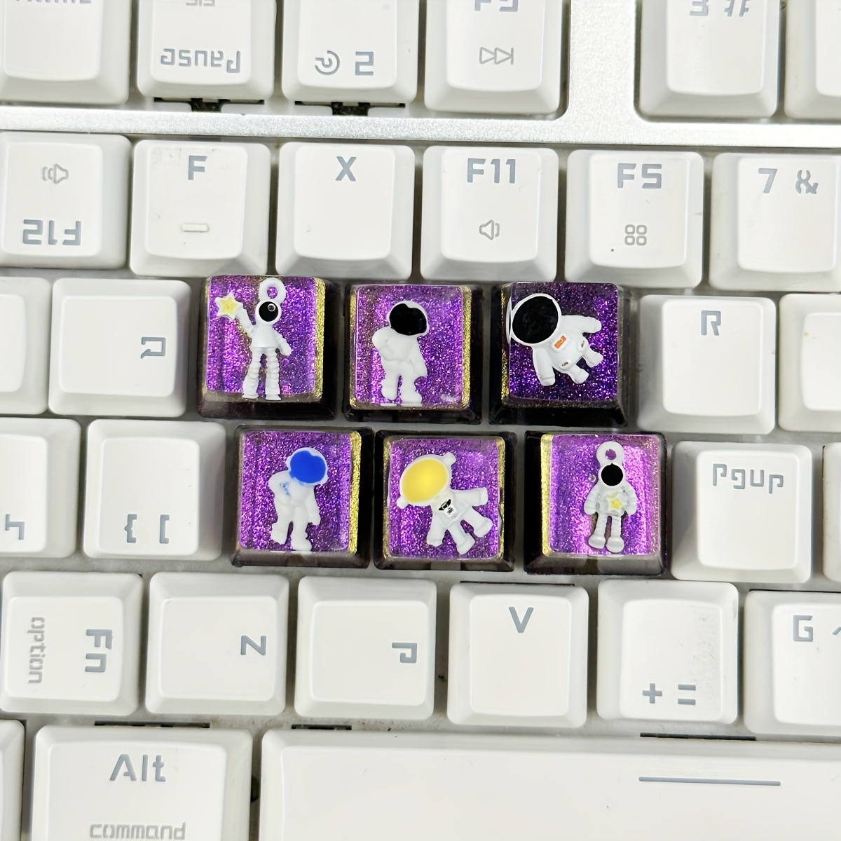 

Handcrafted Astronaut Keycaps For - Abs Material, Perfect Gift For Gamers & Tech Enthusiasts