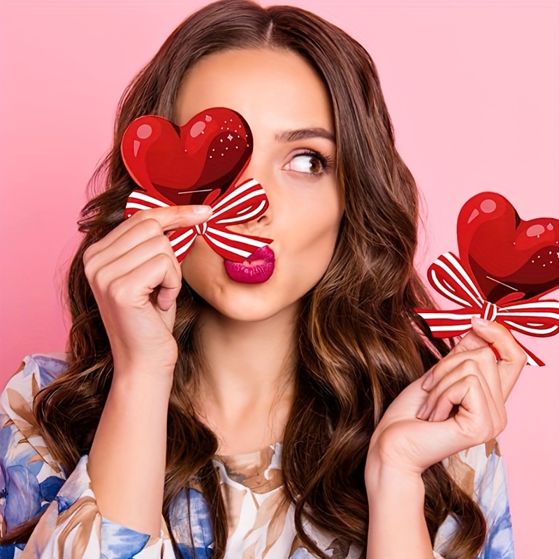 

50 cartes de décoration de bonbon à nœud en de cœur rouge pour accessoires d'emballage cadeau, parfaites pour de décoration de bonbon de fête adaptées aux cadeaux de la Saint-Valentin et de des mères.